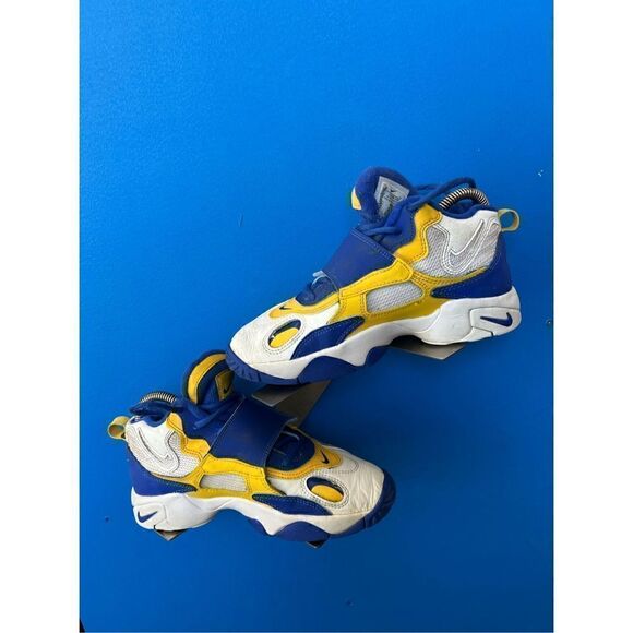 nike air speed turf  DZ4448-100 size 4.5Y - Picture 2 of 6